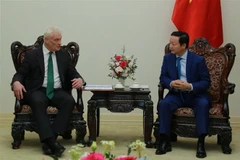 Phó Thủ tướng Trần Hồng Hà tiếp ông Graham Stuart, Bộ trưởng An ninh năng lượng và Net Zero của Vương quốc Anh. (Ảnh: TTXVN)