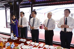 Chủ tịch nước Võ Văn Thưởng dự Lễ Giỗ các anh hùng liệt sỹ, chiến sỹ cách mạng, đồng bào yêu nước hy sinh tại Côn Đảo. (Ảnh: Thống Nhất/TTXVN)