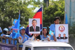 Hoạt động diễu hành vận động tranh cử của CPP được tổ chức khá đa dạng, thu thút đông đảo giới trẻ tham gia. (Ảnh: Hoàng Minh/TTXVN)