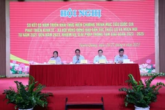 Các đại biểu chủ trì hội nghị. (Ảnh: Quang Cường/TTXVN.)