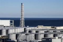 Các bể chứa nước thải nhiễm xạ tại Nhà máy điện hạt nhân Fukushima Daiichi tại Okuma, tỉnh Fukushima, Nhật Bản ngày 20/1. (Ảnh: AFP/TTXVN)