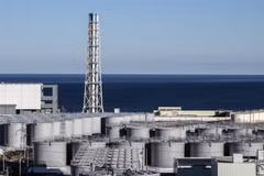 Các bể chứa nước thải nhiễm xạ tại Nhà máy điện hạt nhân Fukushima Daiichi tại Okuma, tỉnh Fukushima, Nhật Bản ngày 20/1. (Ảnh: AFP/TTXVN)