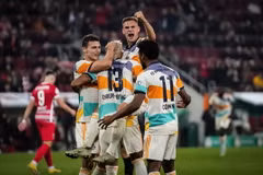 Bayern vào vòng 1/8 Cúp Quốc gia sau màn ngược dòng 'hủy diệt'
