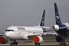Tập đoàn hàng không Lufthansa tăng lương cho phi hành đoàn tại Đức