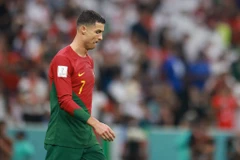 Ronaldo lạc lõng trong trận thắng 'hủy diệt' của Bồ Đào Nha