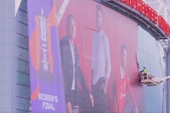 Manchester United gỡ hình ảnh Cristiano Ronaldo tại Old Trafford