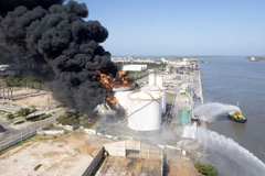 Nổ bồn chứa nhiên liệu gây hỏa hoạn nghiêm trọng tại Colombia