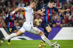 Barcelona tủi hổ rời Champions League sau thảm bại trước Bayern