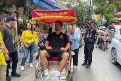 Khoảnh khắc đáng nhớ bên ngoài sân cỏ của Dortmund tại Việt Nam