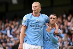 Premier League: Arsenal xây chắc ngôi đầu, Liverpool lại mất điểm 