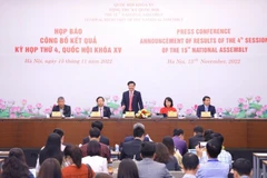 Tổng Thư ký Quốc hội, Chủ nhiệm Văn phòng Quốc hội Bùi Văn Cường chủ trì buổi họp báo. (Ảnh: Văn Điệp/TTXVN)