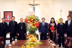 Bí thư Thành ủy Hà Nội chúc mừng Giáng sinh Tòa Tổng giám mục Hà Nội