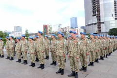 Cán bộ, chiến sỹ Bệnh viện dã chiến cấp 2 số 1 trước ngày lên đường. (Ảnh: Xuân Khu/TTXVN)