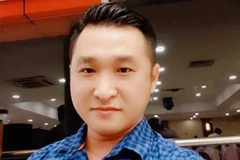 Chồng giết vợ, ôm con cố thủ trong nhà nhiều giờ đồng hồ