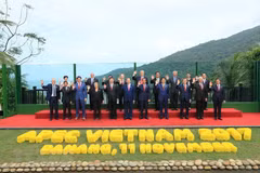 Chủ tịch nước Trần Đại Quang và các Trưởng đoàn dự Hội nghị các Nhà lãnh đạo Diễn đàn Hợp tác kinh tế châu Á-Thái Bình Dương (APEC) lần thứ 25, ngày 11/11/2017, tại thành phố Đà Nẵng. (Ảnh: Nhan Sáng/TTXVN)