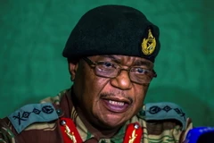Ông Constantino Chiwenga trong cuộc họp báo tại Harare ngày 20/11. (Nguồn: AFP/TTXVN)