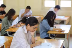 Thí sinh dự thi trung học phổ thông quốc gia. (Ảnh:TTXVN)