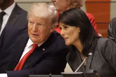 Bà Nikki Haley và Tổng thống Mỹ Donald Trump. (Nguồn: Sputnik)