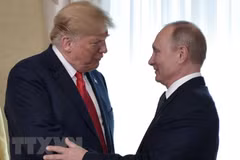 Tổng thống Mỹ Donald Trump và Tổng thống Nga Vladimir Putin tại cuộc gặp ở Helsinki, Phần Lan ngày 16/7. (Ảnh: AFP/TTXVN)