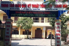 Thu hồi quyết định đuổi học 7 học sinh nói xấu thầy cô trên mạng 