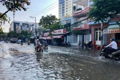 Triều cường gây ngập ở nhiều nơi. (Nguồn: TTXVN)