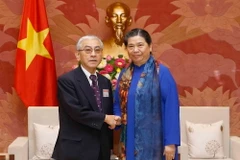 Phó Chủ tịch Thường trực Quốc hội Tòng Thị Phóng tiếp đoàn Chủ tịch Hội cựu nghị sỹ Đảng Dân chủ tự do Nhật Bản do Ngài Saito Toshitsugu, làm trưởng đoàn sang thăm Việt Nam. (Ảnh: Doãn Tấn/TTXVN)