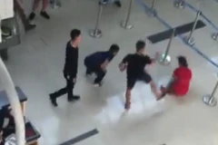 Thực hư tin 3 kẻ hành hung nhân viên hàng không bị phạt 2,5 triệu đồng