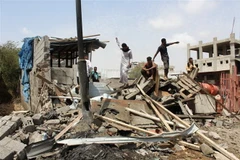 Cảnh đổ nát sau vụ đánh bom tại Aden, Yemen ngày 13/3/2018. (Ảnh: AFP/TTXVN)