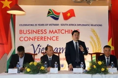 Phó Cục trưởng Cục Xuất nhập khẩu Bộ Công thương Việt Nam, Trưởng đoàn xúc tiến thương mại Trần Quốc Toản phát biểu tại hội thảo 'Xúc tiến xuất khẩu gạo Việt Nam.' (Ảnh: Trương Phi Hùng/TTXVN)