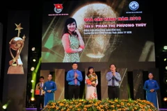 Trao Giải thưởng Quả Cầu Vàng năm 2018 cho các tài năng trẻ. (Ảnh: Xuân Dự/TTXVN)