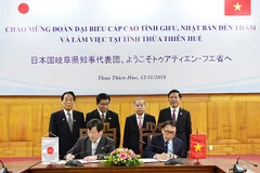 Lãnh đạo tỉnh Thừa Thiên-Huế với tỉnh Gifu ký kết thỏa thuận. (Nguồn: thuathienhue.gov.vn)