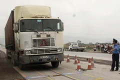 Phê bình, nhắc nhở các tỉnh chưa cân xe quá tải trọng 