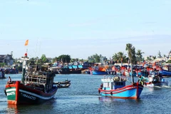 Đóng tàu vỏ thép: Ngư dân hào hứng, ngóng chờ vay vốn