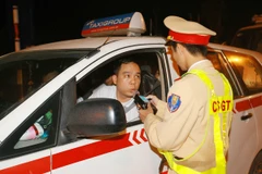 Cao điểm xử lý lái xe uống rượu bia dịp Tết Ất Mùi 2015 