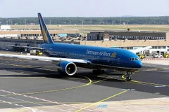 Sự cố máy bay Vietnam Airlines: Bố trí nối chuyến cho khách