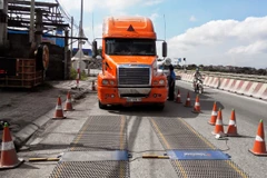 Bộ GTVT đề nghị dừng xử phạt xe vi phạm quá tải trọng trục