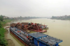 Bộ Giao thông Vận tải trần tình vụ bán dây chuyền nạo vét trên sông Lô