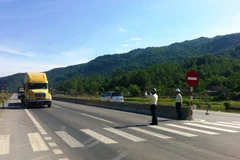 Quốc lộ 1 đoạn Vinh-Hà Tĩnh mới khánh thành đã bị lún vì xe quá tải 