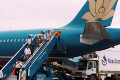 Vietnam Airlines tạm đình chỉ bay 1 phi công và 4 tiếp viên 