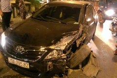 Camry tông xe tải trên đường Nghi Tàm, hai phương tiện hư hỏng nặng