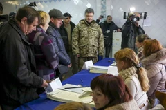 Khối Poroshenko tạm dẫn đầu trong cuộc bầu cử Quốc hội Ukraine
