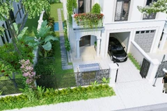 Một góc mặt ngoài căn biệt thự song lập Đông Dương của chị Huyền tại Vinhomes Riverside – The Harmony.