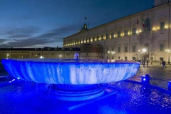 Light up Blue: Thắp ánh sáng xanh, đồng hành cùng người tự kỷ