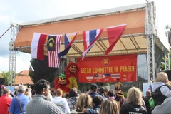 Quang cảnh Lễ hội văn hóa ASEAN tại Séc. (Ảnh: Hồng Tâm/TTXVN)