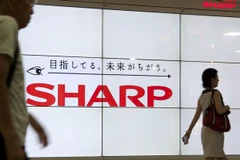 Sharp dự định cắt giảm lương để đối phó khủng hoảng kinh tế