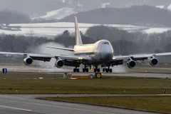 Máy bay chở 232 hành khách Nga hạ cánh khẩn cấp ở Ai Cập