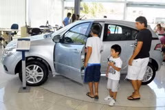 Xe bán ra giảm mạnh, ngành ôtô Argentina gặp khó khăn