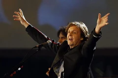Fan của Kanye West không biết huyền thoại McCartney là ai