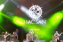 [Photo] Hơn 10.000 khán giả Cần Thơ "cháy" cùng RockStorm7