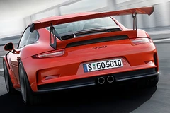 Porsche 911 GT3 RS phá vỡ ranh giới giữa xe thể thao và xe đua
